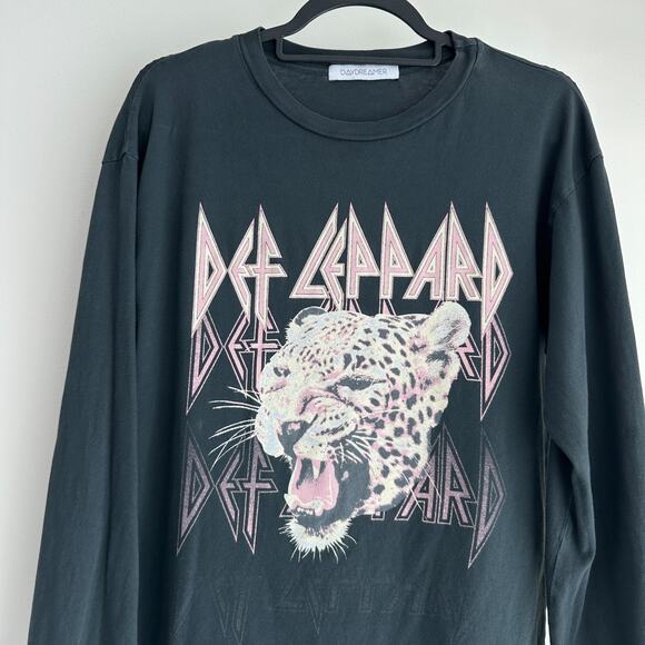 Daydreamer Def Leppard Womens Small Long Sleeve Graphic Tiger Tour Band Tee - Picture 3 of 11